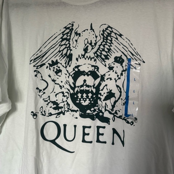 NWT Men's Queen Band Tee Size Large - Picture 2 of 7